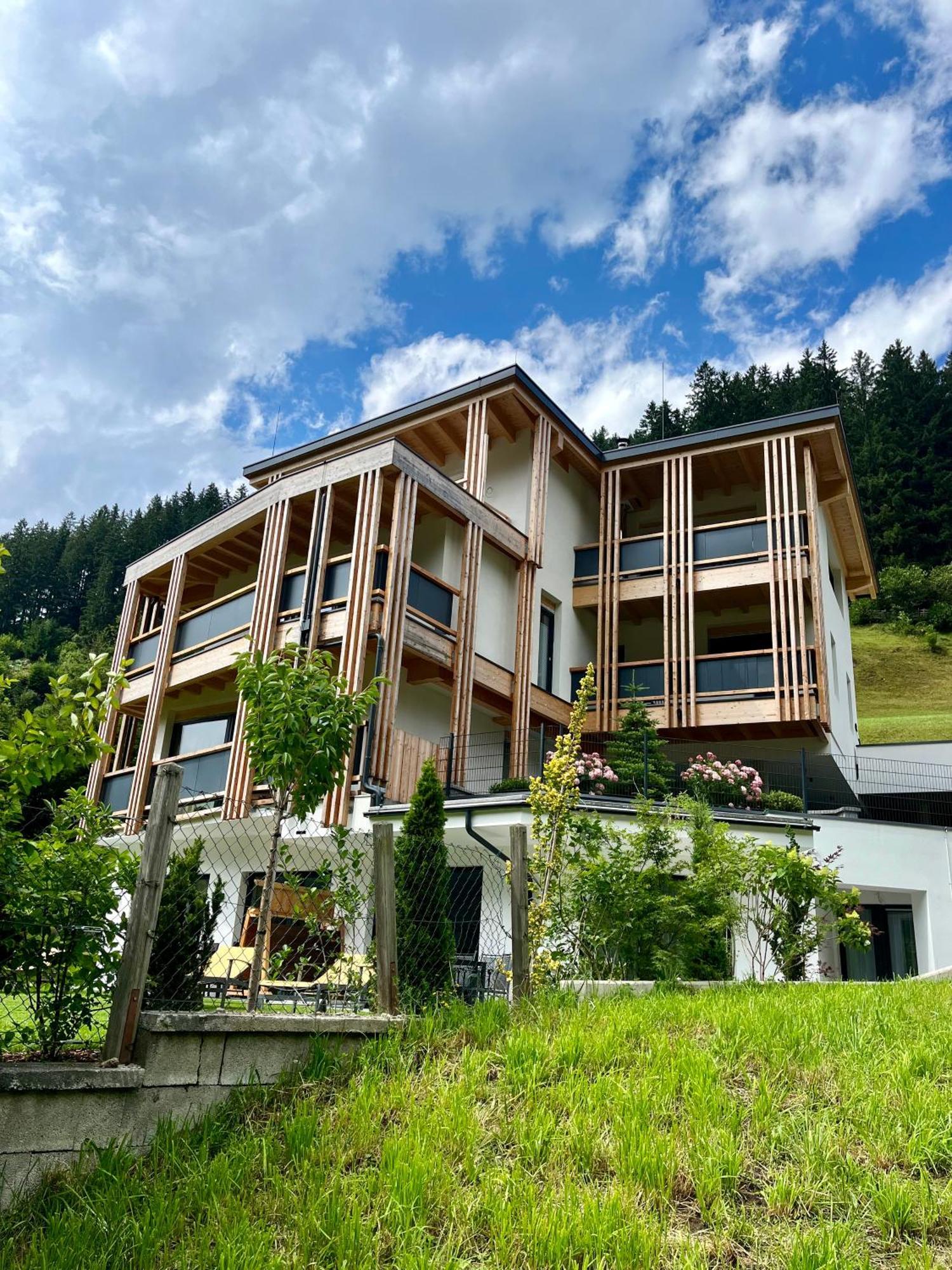 Natur Zeit - Alpine Garden Apartments Mayrhofen Exterior photo