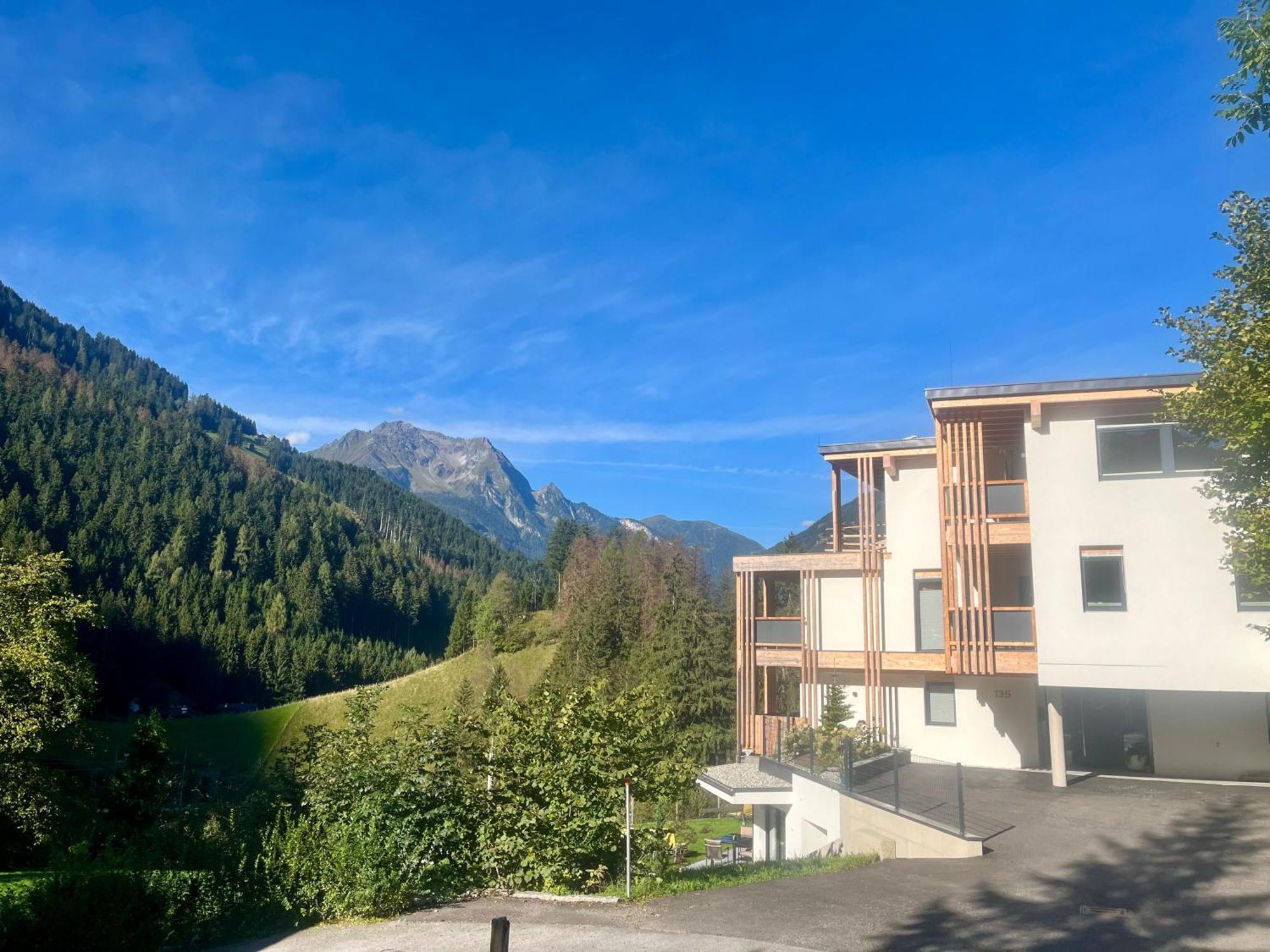 Natur Zeit - Alpine Garden Apartments Mayrhofen Exterior photo