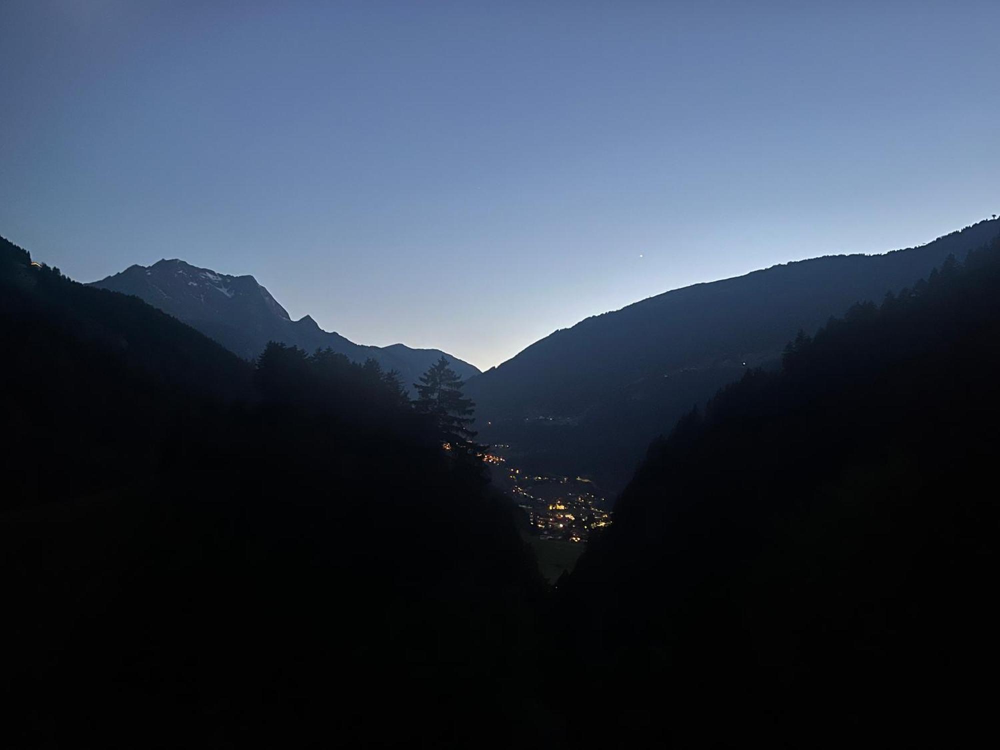 Natur Zeit - Alpine Garden Apartments Mayrhofen Exterior photo